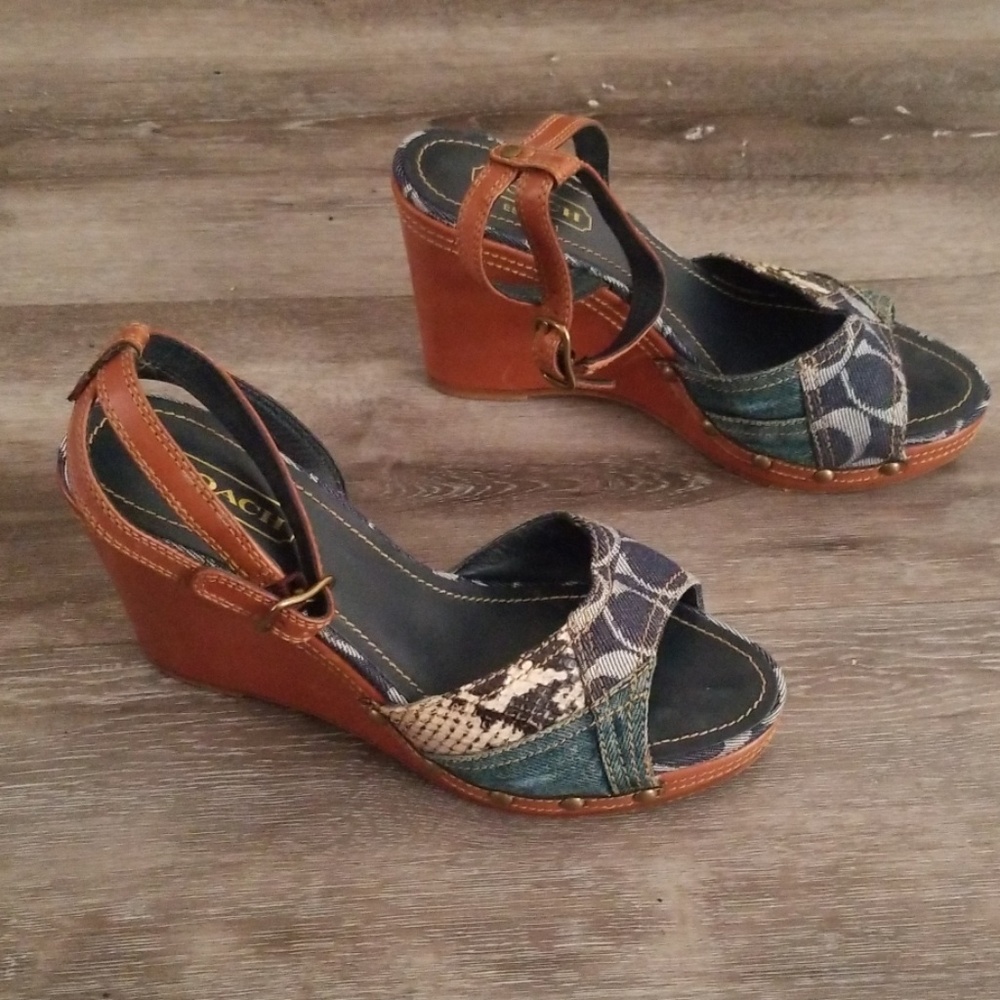 Coach, Wedges